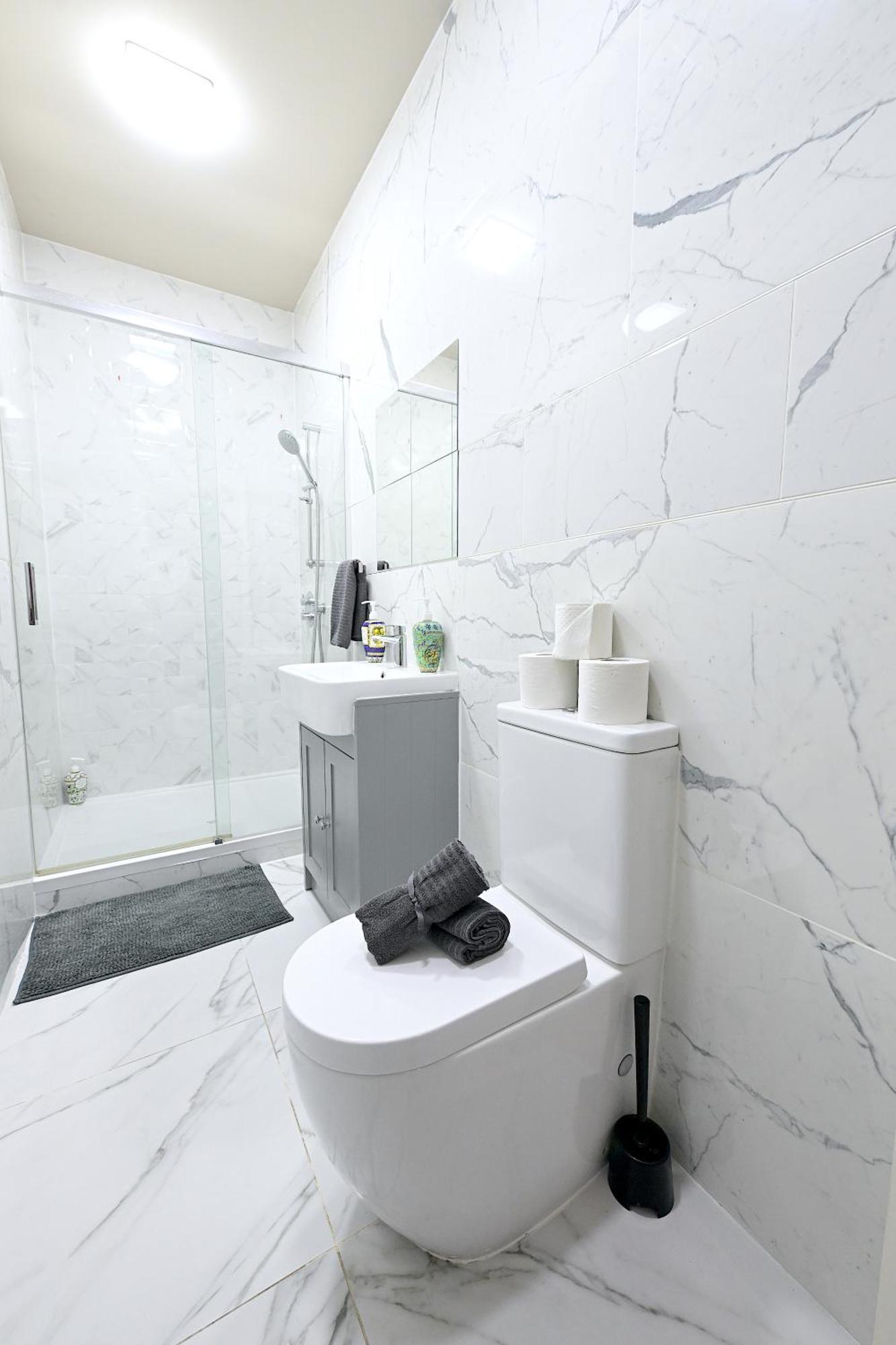 1 Bedroom Flat In Wood Green Piccadilly Line 런던 외부 사진