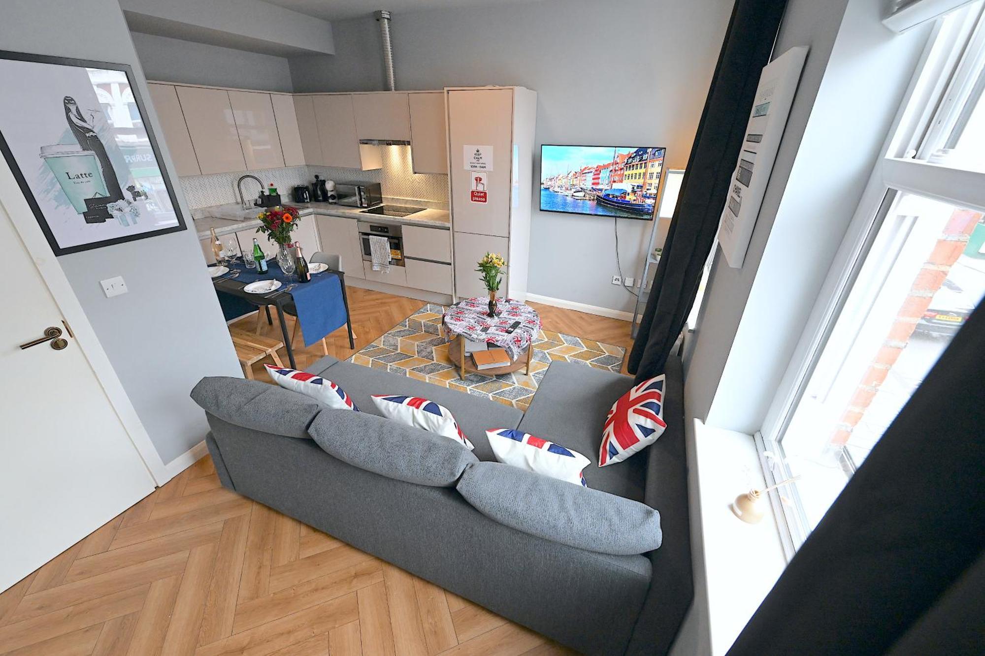 1 Bedroom Flat In Wood Green Piccadilly Line 런던 외부 사진