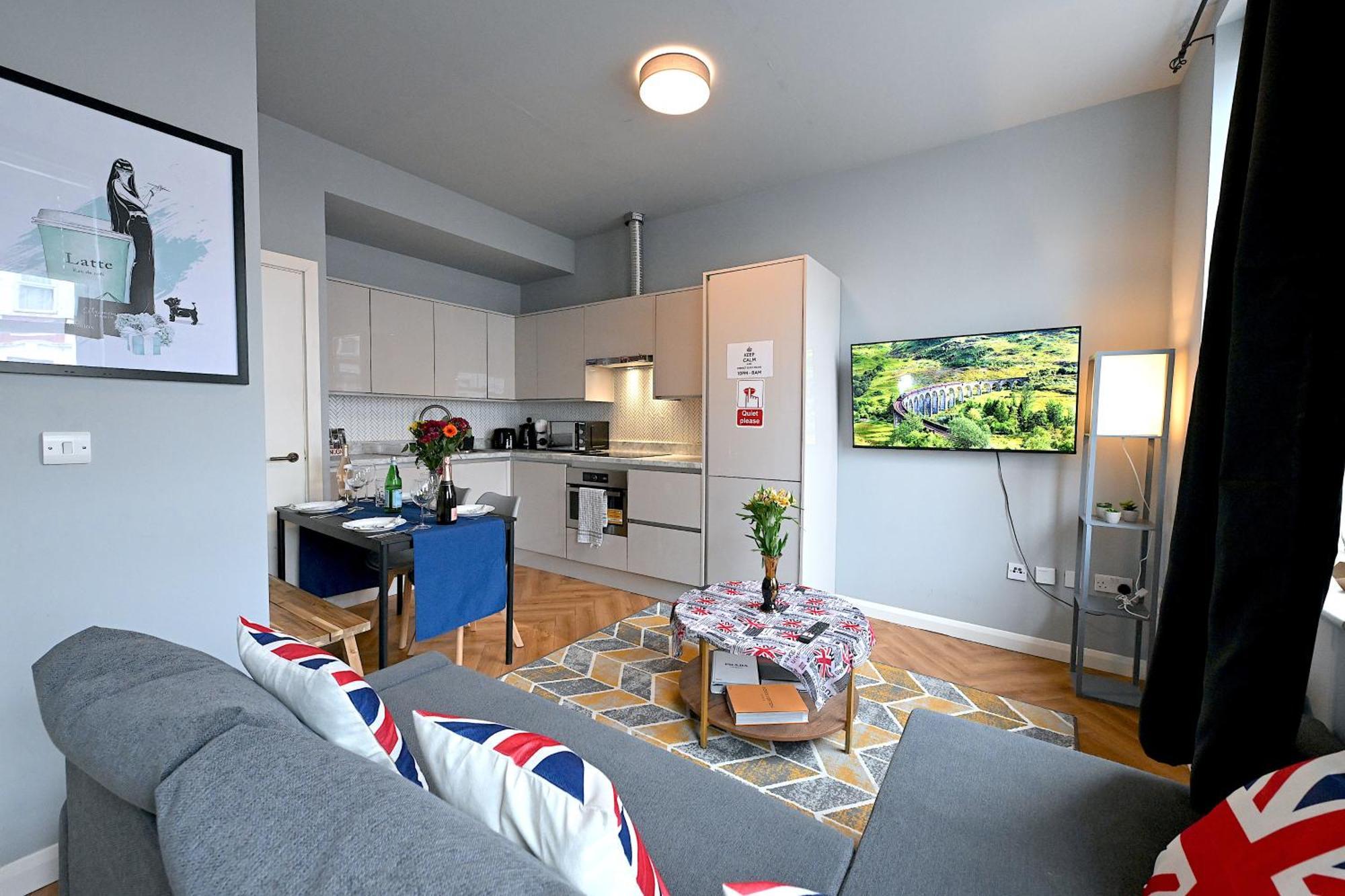 1 Bedroom Flat In Wood Green Piccadilly Line 런던 외부 사진