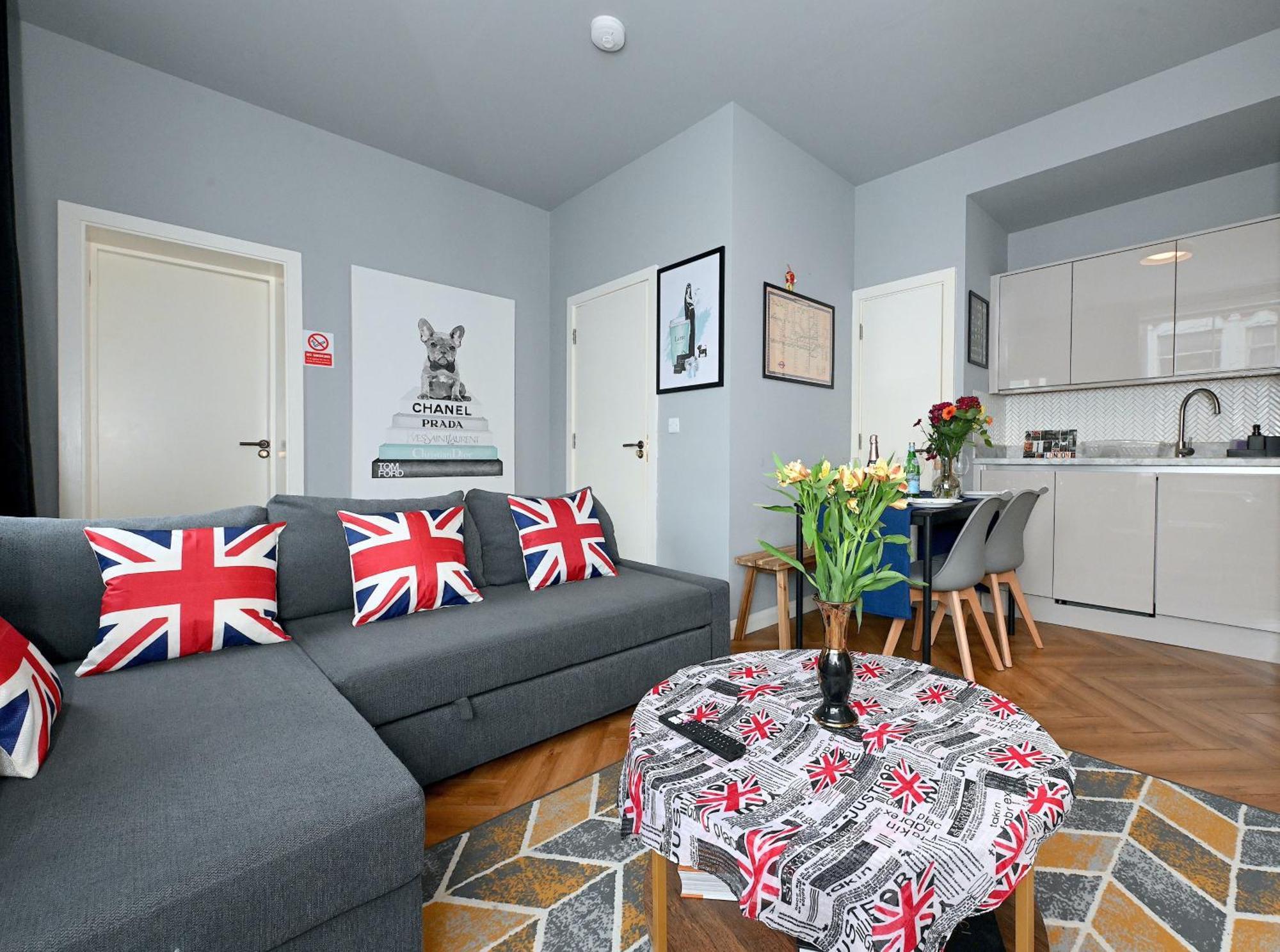 1 Bedroom Flat In Wood Green Piccadilly Line 런던 외부 사진